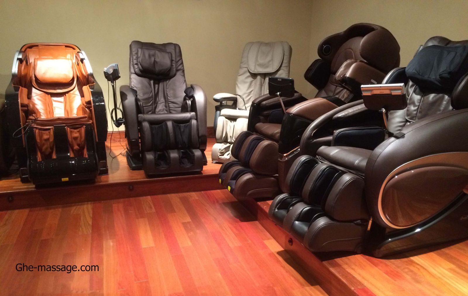 showroom ghe massage