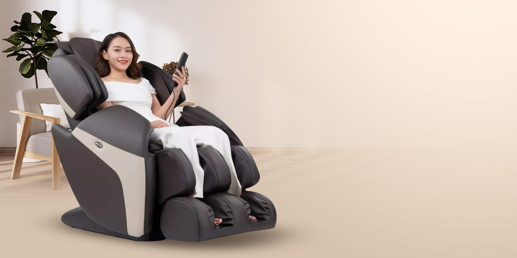 Ghế massage toàn thân chính hãng Maxcare Delux Max-618